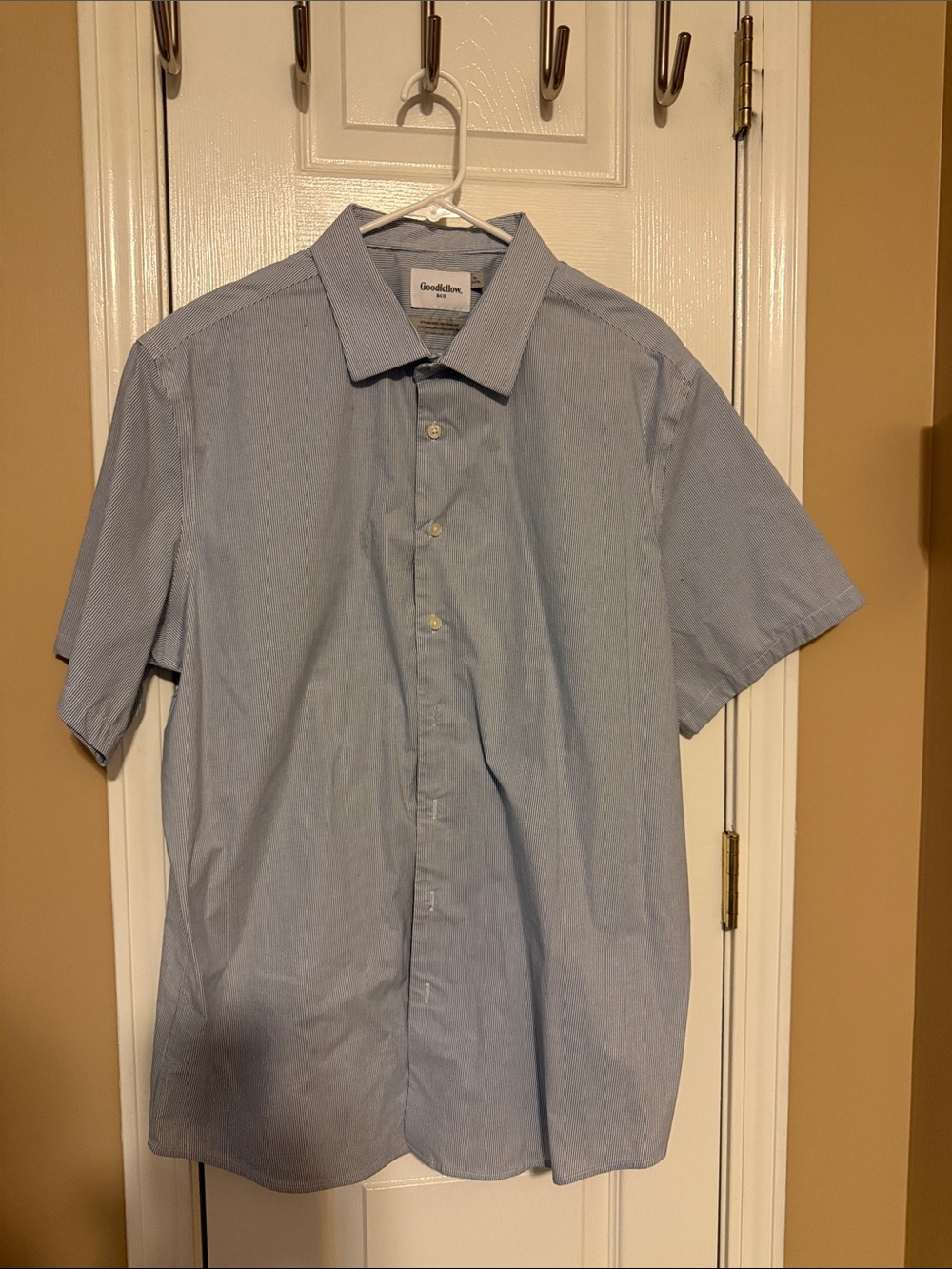 Goodfellow & Co Light Blue Short Sleeve Button-Down Shirt